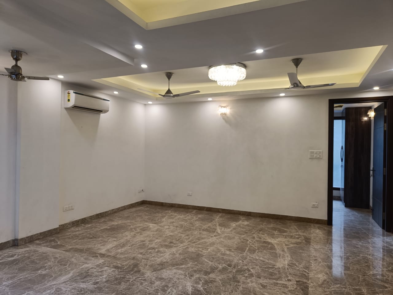 Flat-For-sale-in-New-friends-colony